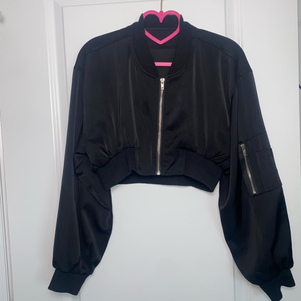 BLACK CROPPED BOMBER JACKET